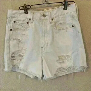 American Eagle, high rise white distressed jean short size 6 western cowgirlcore